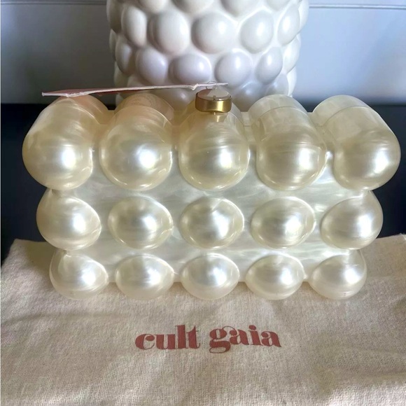 ❗️SOLD❗️Cult Gaia Bubble Pearl Acrylic Clutch - Picture 3 of 7